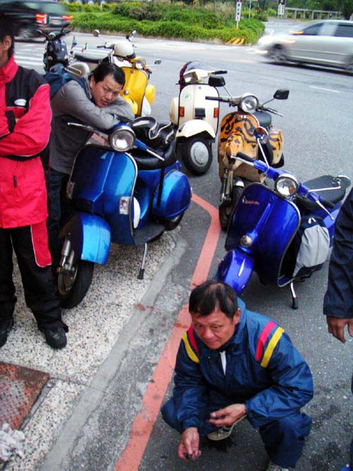 20師傅出去試車.jpg